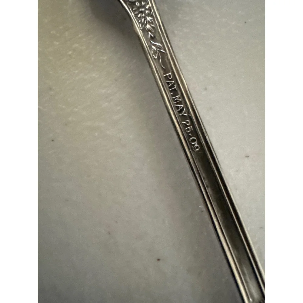 International Silver Beauty 1909 Silverplate Cocktail Forks Set 4 Wm Rogers AA
